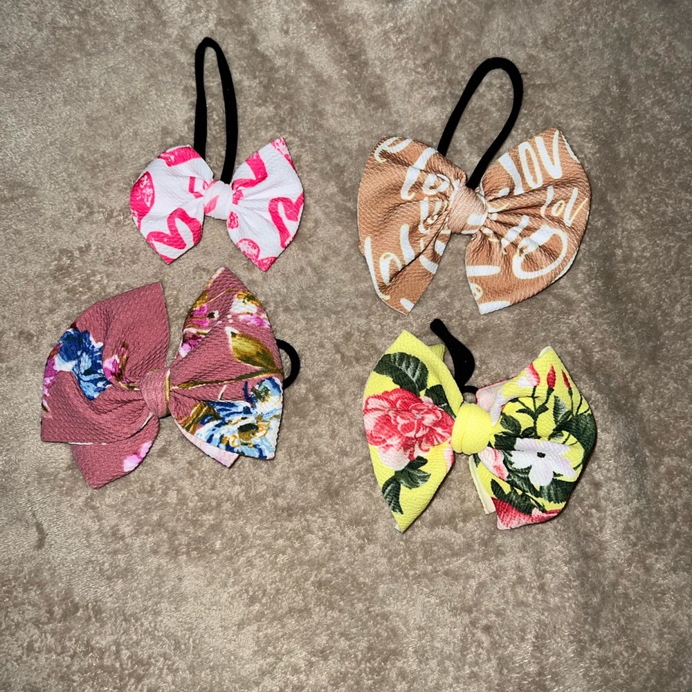 3 big bows on nylon 1 small bow on nylon